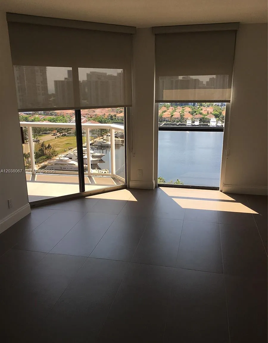 Harborside At The Waterwa — Photo 2