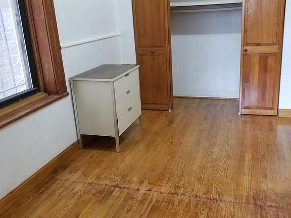 4th image of 2710 S Wells St #1