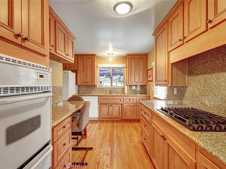 17230 Bonham Ave — Photo 9