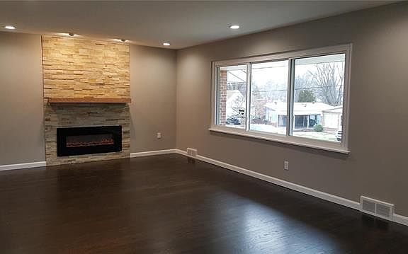 3rd image of 1924 Uceyle Ave