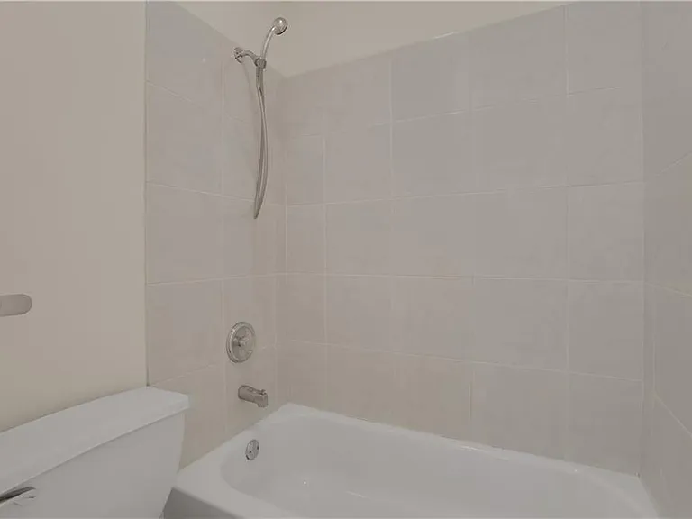 3228 Silver Lake Dr NE — Photo 30