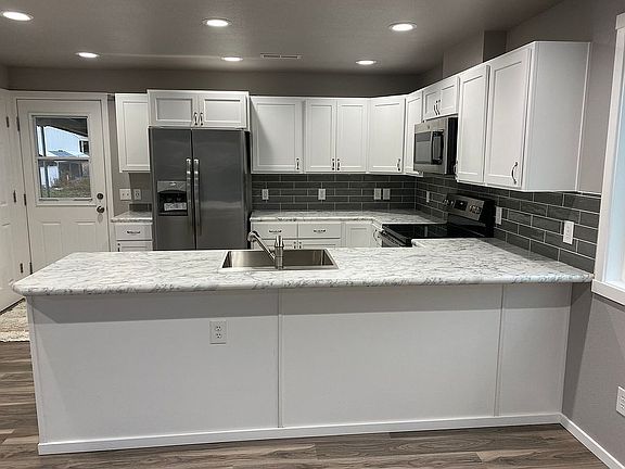 2nd image of 2121 W 19th Ave