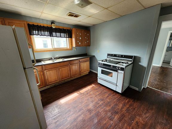 3rd image of 1302 Wallace St #B07eaf8a3