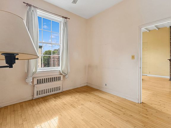 2nd image of 162 9th Ave APT A