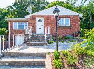 16 Huntington Rd, New Haven, CT 06512