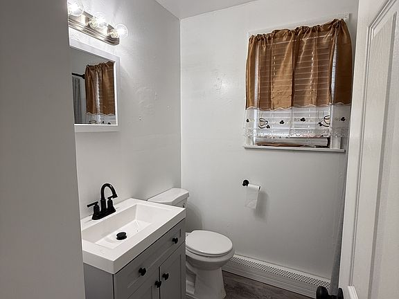 4th image of 44 Otis St