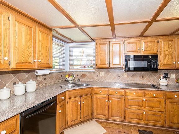 3rd image of 25836 Streater Dr