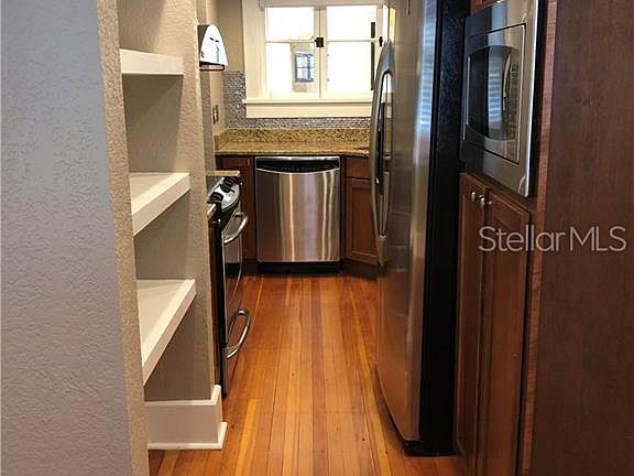 4th image of 210 22nd Ave NE APT 13