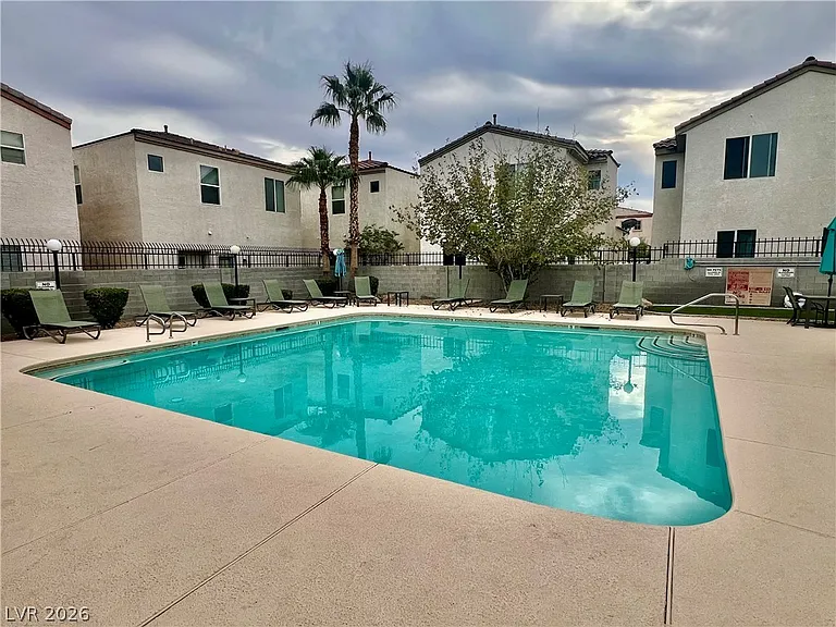 1324 Sun Village Ave — Photo 31