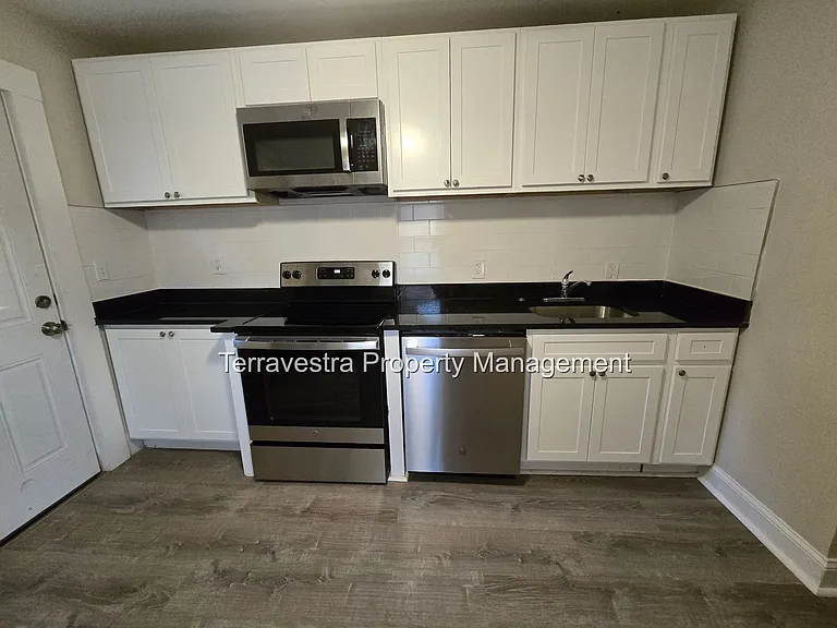 321-323 South 5th Street — Photo 1