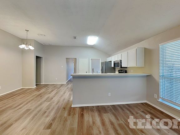 3rd image of 2520 Ensenada Ln