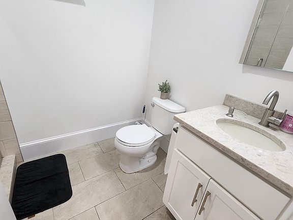 1413 MORRIS SHARED BATH FOR ROOM 3_08202024