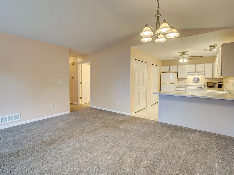 1300 Carriage Dr #A — Photo 16