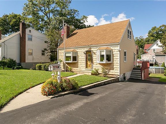 3rd image of 37 Winthrop Ave