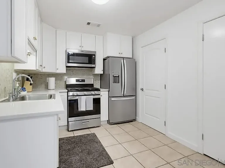 1920 Gardena Pl — Photo 13