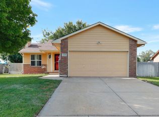 1325 E Southbrook St, Haysville, KS 67060