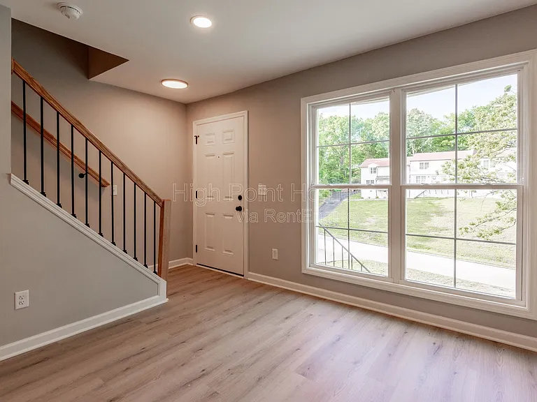 400 Gallery Ln #B-5 — Photo 10