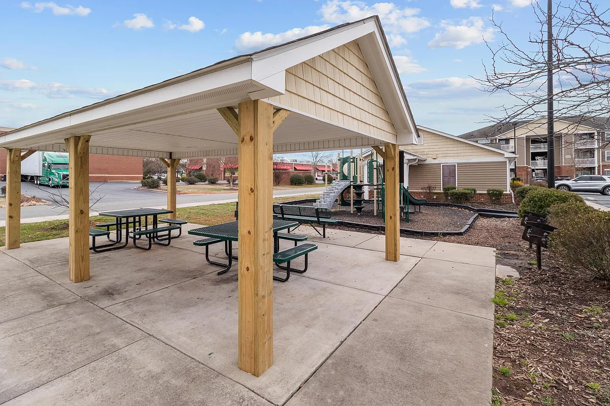 Building Photo - Sterling Trace Apartments