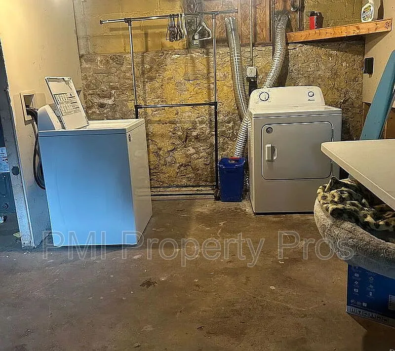 2 bed, 1.0 bath, $1,375 — Photo 1
