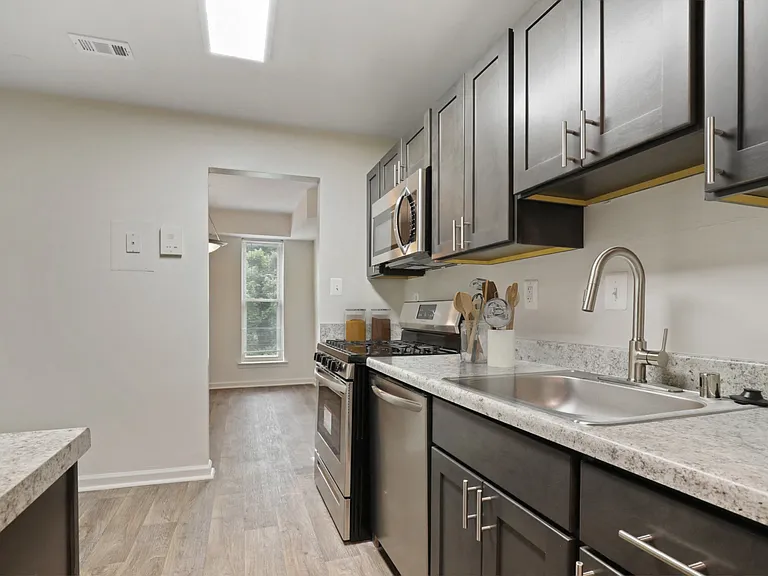 Annapolis Roads Apartments — Photo 16