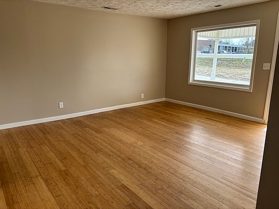 3rd image of 1823 W Broad St