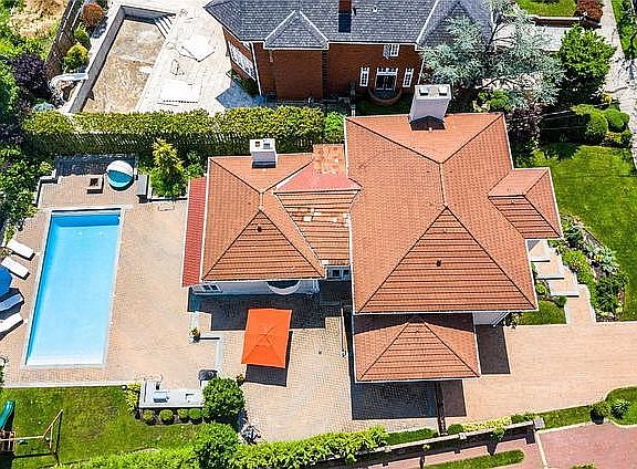 2nd image of 5221 Browvale Ln