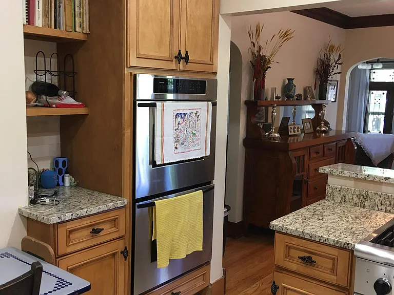 Kitchen double oven