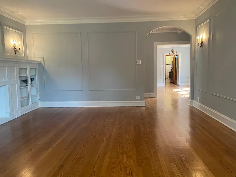 2539 W Coyle Ave — Photo 2