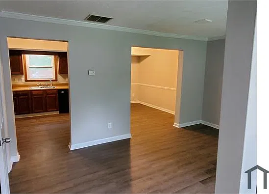 2 bed, 1250 sqft, $1,300 — Photo 3