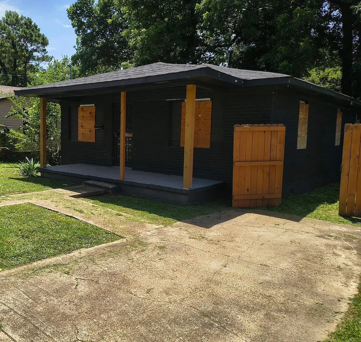 2319 Shasta Avenue - 1 — Photo 1
