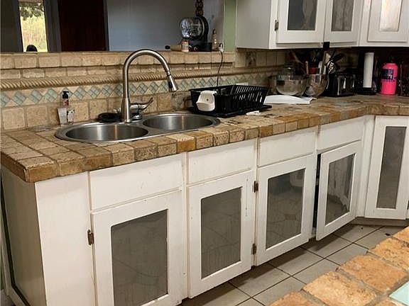 5th image of 602 S Westgate Dr #1