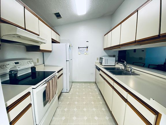 5th image of 8851 S Wood Creek Dr APT 2
