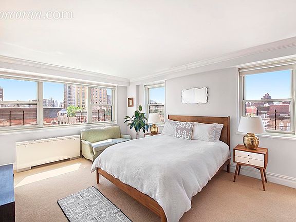 4th image of 15 Charles St APT 8A