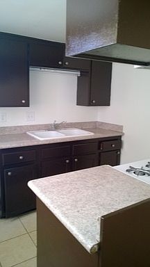 3rd image of 764 Magnolia Ave APT 2