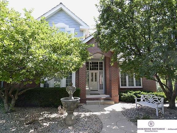 3rd image of 18520 Dupont Cir