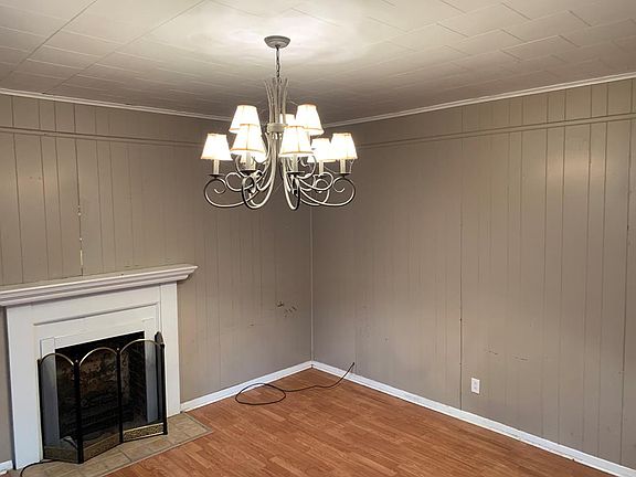 3rd image of 1002 Morton Ave