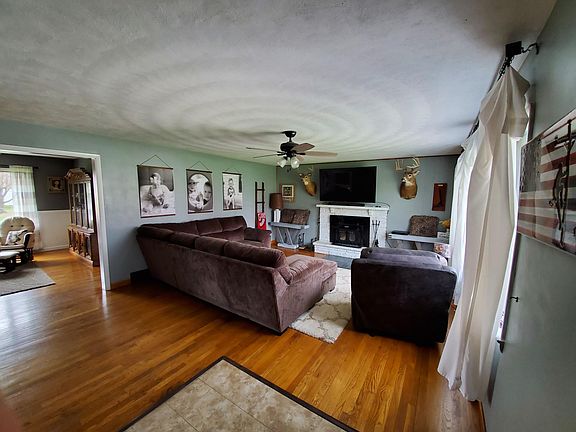 4th image of 419 Meadowbrook Dr