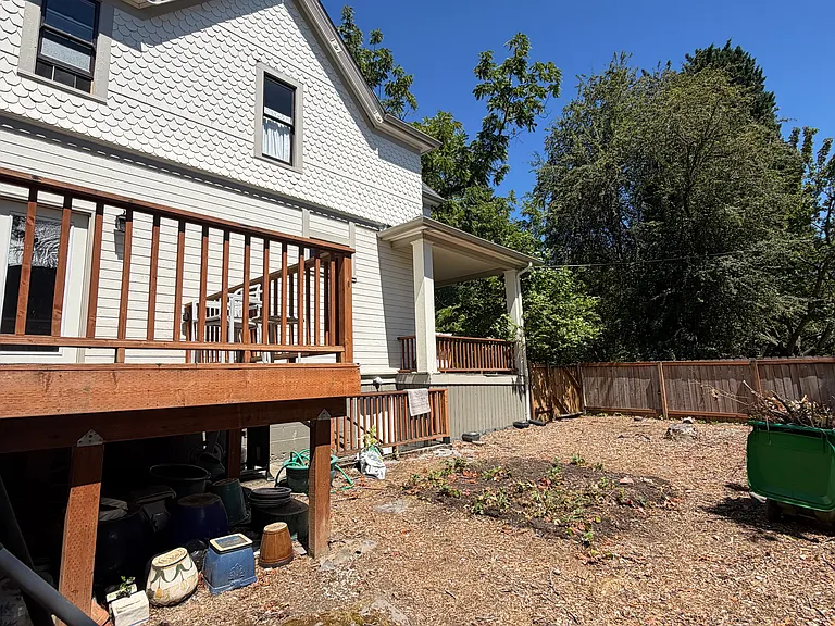 SE 26th Ave — Photo 7