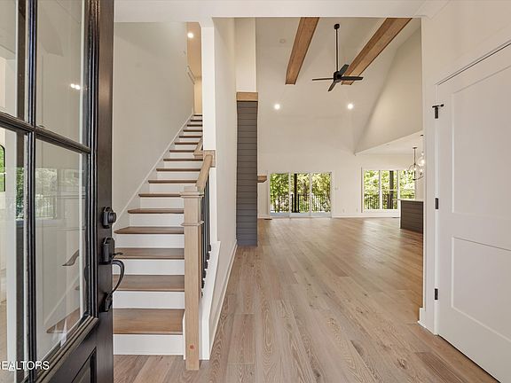 3rd image of 208 Mialaquo Cir