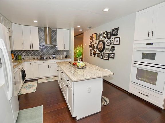3rd image of 8012 Gillette Ct