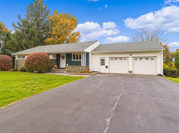 32 Wadsworth Rd, New Hartford, NY 13413