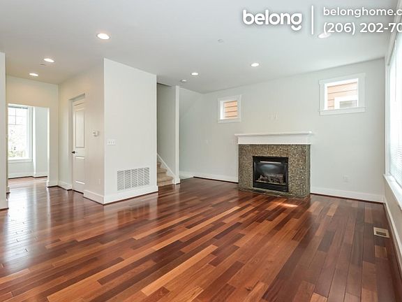 3rd image of 839 Rainier Blvd N