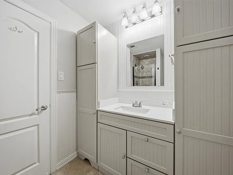 16310 Emberwood Dr — Photo 42