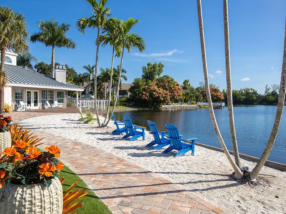 Find solace at our sandy beach, enjoying serene lake views and exclusive resort-style amenities. You just may forget you live here!