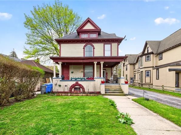 30 Strathallan Park, Rochester, NY 14607