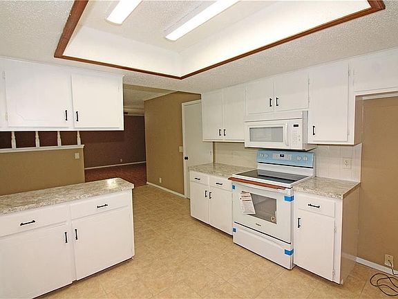 5th image of 2904 W Driftwood Ln