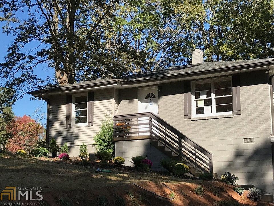 1st image of 1015 Valley Dr SE