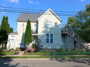 402 E Jackson St, Woodstock, IL 60098