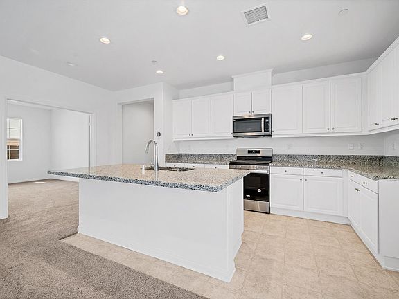 5th image of 3356 Honeysuckle Ave