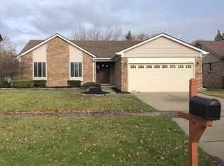 15633 Winter Park Dr, Macomb, MI 48044